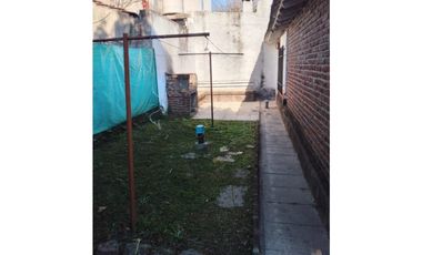 Casa + depto a metros de Av. Alvear.