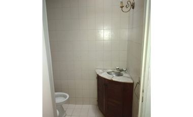 Casa + depto a metros de Av. Alvear.