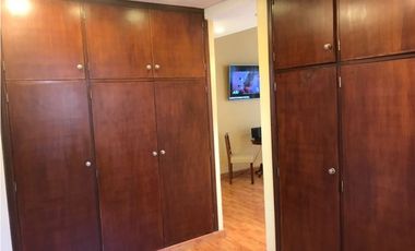 Importante chalet sobre lote de 1000 mts. Garage - quincho para 4 autos. Pileta. Zona La Florida.