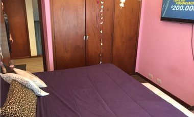 Importante chalet sobre lote de 1000 mts. Garage - quincho para 4 autos. Pileta. Zona La Florida.