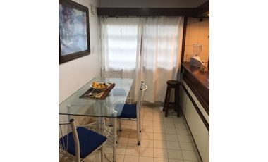 Importante chalet sobre lote de 1000 mts. Garage - quincho para 4 autos. Pileta. Zona La Florida.