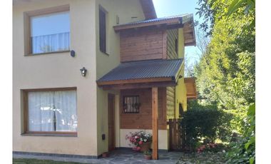 Casa en venta - 2 Dormitorios 1 Baño 2 cocheras - 221Mts2 - Melipal, Bariloche