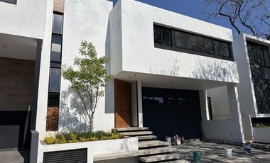 Casa en Fraccionamiento en Rancho Cortes Cuernavaca - ROQ-1175-Fr