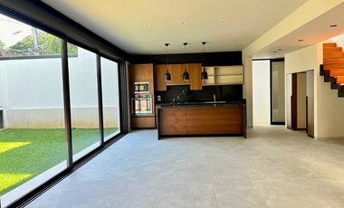 Casa en Fraccionamiento en Rancho Cortes Cuernavaca - ROQ-1175-Fr