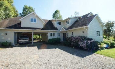 Hermosa Casa de veraneo,   Bahía Coique, Lago Ranco
