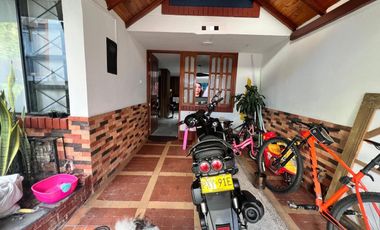 VENTA DE CASA EN BUCARAMANGA BARRIO LA FLORESTA REFORMADA. Cod V11465