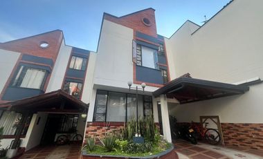 VENTA DE CASA EN BUCARAMANGA BARRIO LA FLORESTA REFORMADA. Cod V11465