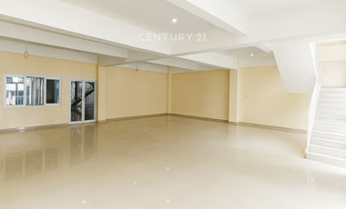 Gudang Luas 1000 M Strategis Ring Road Barat  Nego Sampai Deal