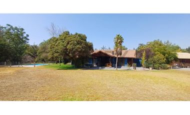 Parcela en Batuco con Casa Estilo Chilena 4D y 3B