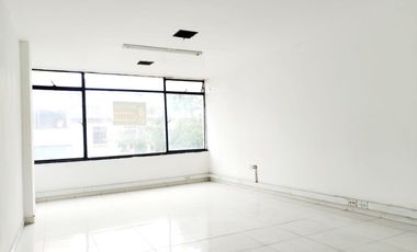 oficina en arriendo en la veracruz. Cod A4220205