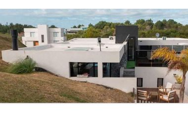 CASA EN VENTA COSTA ESMERALDA - DEPORTIVO 292 MINIMALISTA MODERNA