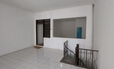 Ruko 3 lantai siap pakai di depan mall cinere