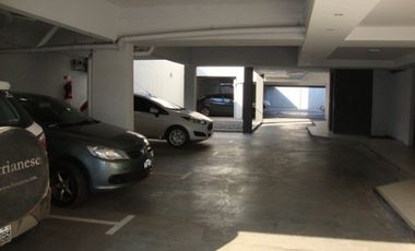 COCHERA EXCELENTE UBICACION A 50 METROS DE AV. HIPOLITO YRIGOYEN, REMEDIOS DE ESCALADA.