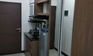 Apt. Amega Crown Furnish Type studio Hadap kolam renang/Utara