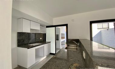 DUPLEX | 3 dormitorios | C/cochera | Miradores de Manantiales II