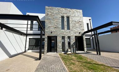 DUPLEX | 3 dormitorios | C/cochera | Miradores de Manantiales II