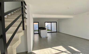 DUPLEX | 3 dormitorios | C/cochera | Miradores de Manantiales II