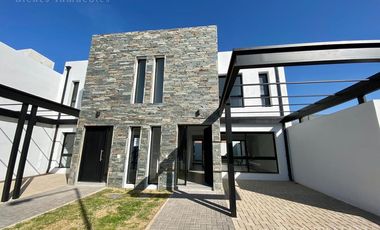 DUPLEX | 3 dormitorios | C/cochera | Miradores de Manantiales II