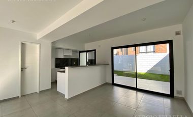 DUPLEX | 3 dormitorios | C/cochera | Miradores de Manantiales II