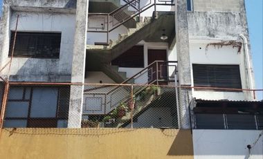 Venta Edificio comercial, 2 locales, cancha pádel, departamento
