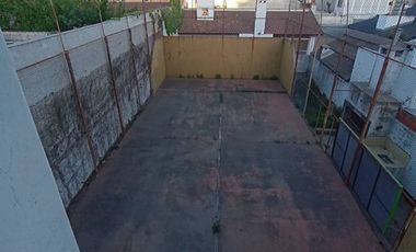 Venta Edificio comercial, 2 locales, cancha pádel, departamento