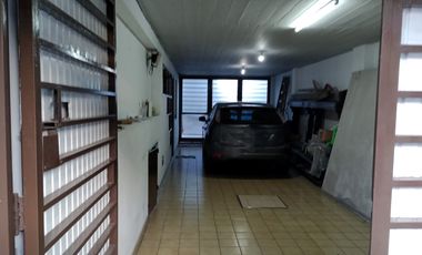 Venta Edificio comercial, 2 locales, cancha pádel, departamento