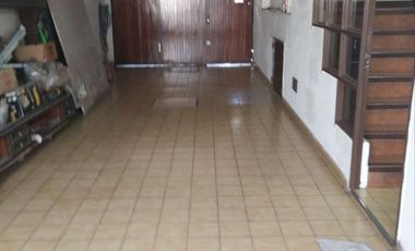 Venta Edificio comercial, 2 locales, cancha pádel, departamento