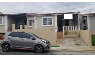 Se Vende Casa en Altos del Naranjal - Arraijan