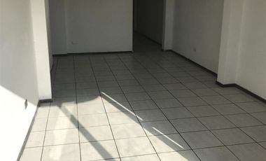 Casa en venta de tres pisos en pleno centro de Iquique 222m2