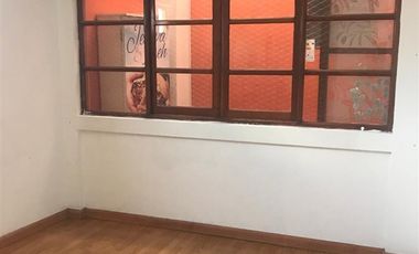 Casa en venta de tres pisos en pleno centro de Iquique 222m2