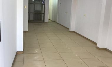 Casa en venta de tres pisos en pleno centro de Iquique 222m2