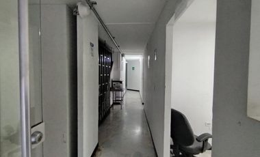 Alto Retorno y Valorización: Local Comercial Listo para Generar Renta en Avenida Principal del Sur 1 piso con Mezanine. Cod A12312