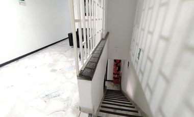 Alto Retorno y Valorización: Local Comercial Listo para Generar Renta en Avenida Principal del Sur 1 piso con Mezanine. Cod A12312