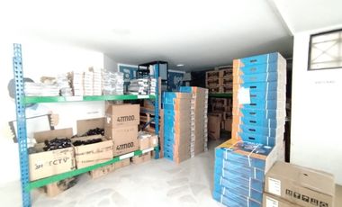 Alto Retorno y Valorización: Local Comercial Listo para Generar Renta en Avenida Principal del Sur 1 piso con Mezanine. Cod A12312