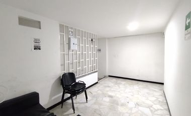 Alto Retorno y Valorización: Local Comercial Listo para Generar Renta en Avenida Principal del Sur 1 piso con Mezanine. Cod A12312