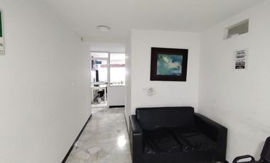 Alto Retorno y Valorización: Local Comercial Listo para Generar Renta en Avenida Principal del Sur 1 piso con Mezanine. Cod A12312