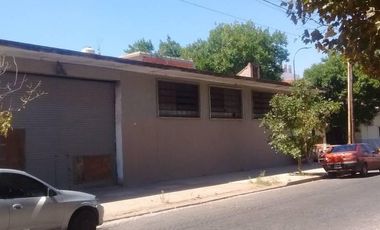 Galpón 310m2 En 1 Planta Fza. Motriz: T2, Zonif: R2b2 - Mataderos