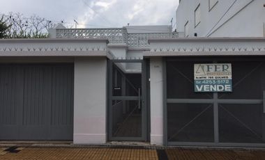 casa reciclada de 3 ambientes con cochera OPORTUNIDAD