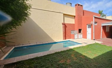 Casa con piscina en venta en Candioti Norte
