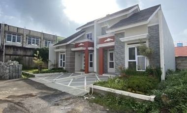 Rumah Villa di Puncak Cipanas Cianjur Spek Mewah Harga Murah Cocok utk Investasi