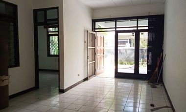 Di Sewakan Rumah 5 Kamar di Pusat Kota Jl. Muara Barat Bandung
