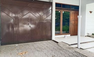 Di Sewakan Rumah 5 Kamar di Pusat Kota Jl. Muara Barat Bandung
