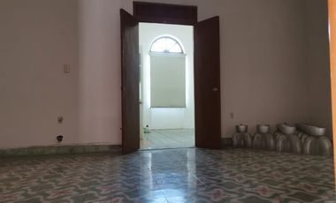 Casa adecuada para oficina en el centro de Veracruz 4 privados y area de trabajo
