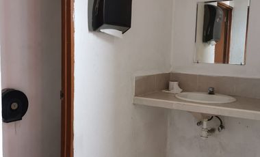 Casa adecuada para oficina en el centro de Veracruz 4 privados y area de trabajo