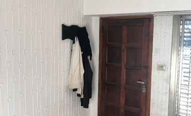 CASA CHALET A REFACCIONAR EN LUIS GUILLON