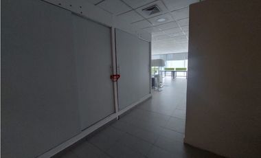 OFICINA COMERCIAL EN OBARRIO PH SORTIS BUSINESS 130M2