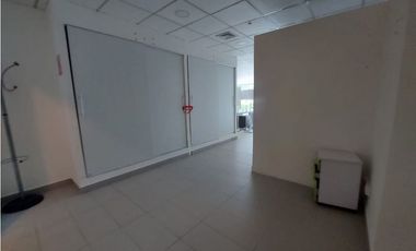 OFICINA COMERCIAL EN OBARRIO PH SORTIS BUSINESS 130M2