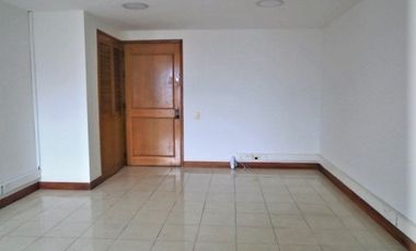 PR12391 SE VENDE OFICINA EN SECTOR MANILA - EL POBLADO