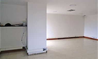 PR12391 SE VENDE OFICINA EN SECTOR MANILA - EL POBLADO
