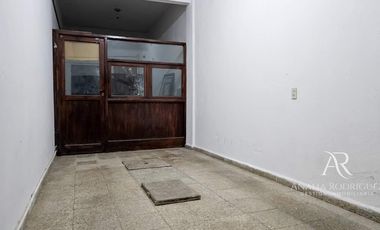 ALQUILER – DEPARTAMENTO / PH TIPO CASA – 3 AMBIENTES + ESTUDIO CON JARDÍN – BOULOGNE